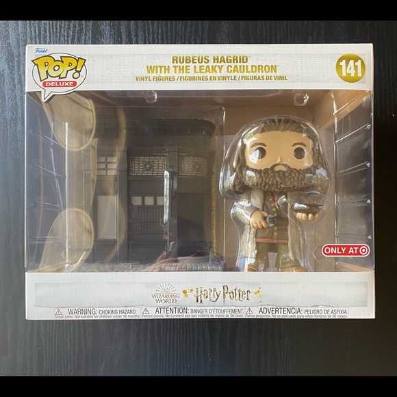 Funko Pop Deluxe: Harry Potter 141 Rubeus Hagrid with the Leaky Cauldron…